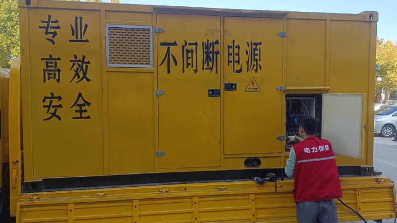 金阳柴油发电机组和UPS电源配合使用时，如何避免切换过程中的电力中断？